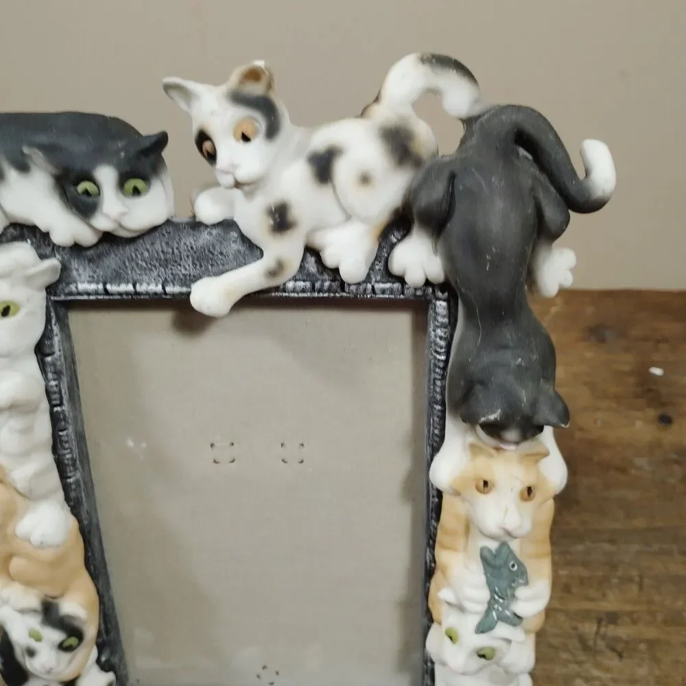 Frame-ology Sculpted Cats Kittens Picture Frame 5x7 Kitschy Decor